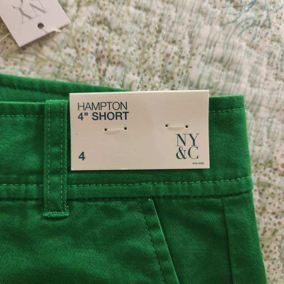 New York & Company NWT Kelly Green Women's 4" Chino Shorts - 4 - Picture 7 of 8